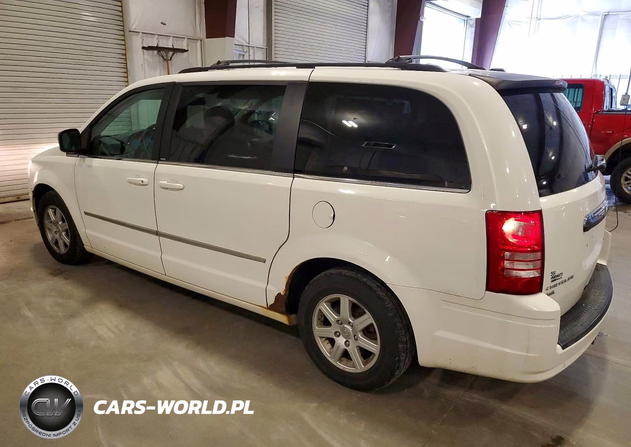 2010 Chrysler Town & Country Touring Plus VIN:2A4RR8DX9AR436625 - 2
