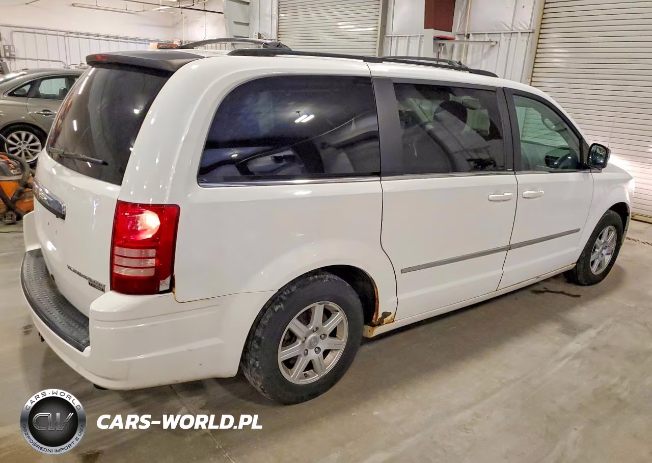 2010 Chrysler Town & Country Touring Plus VIN:2A4RR8DX9AR436625 - 3