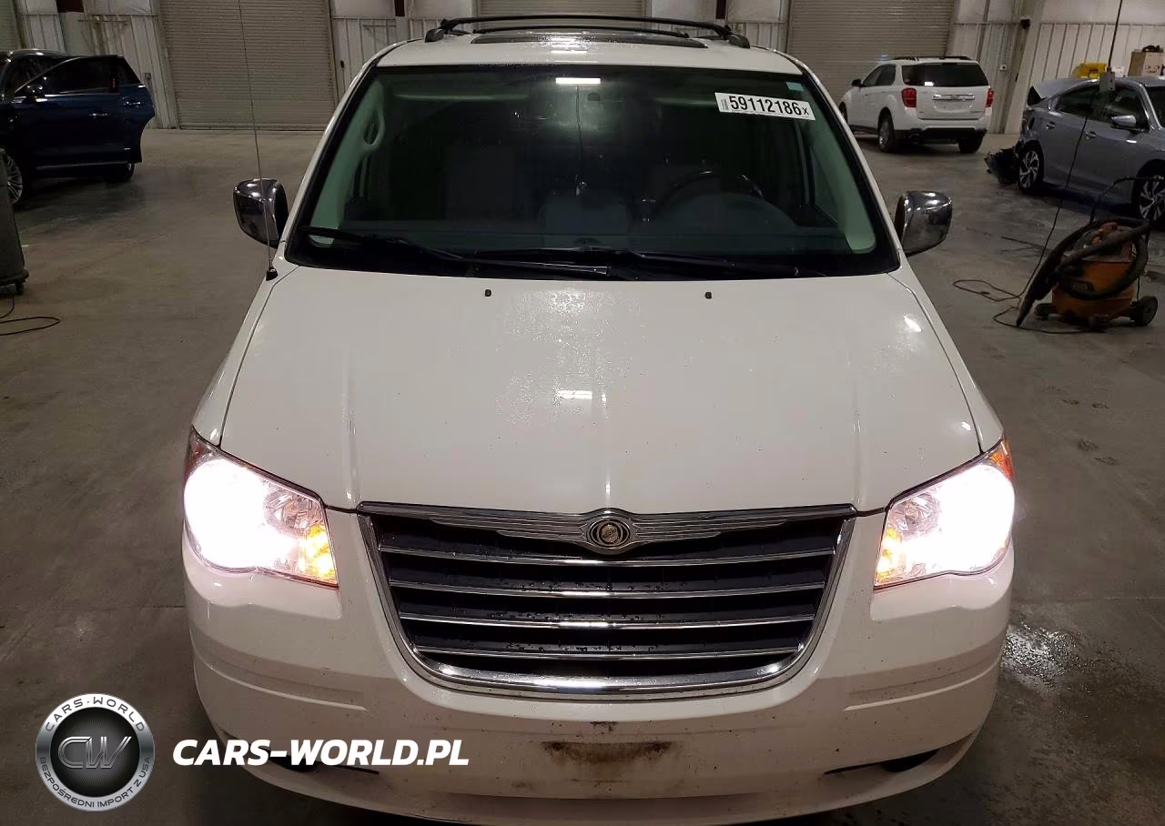 2010 Chrysler Town & Country Touring Plus VIN:2A4RR8DX9AR436625 - 5
