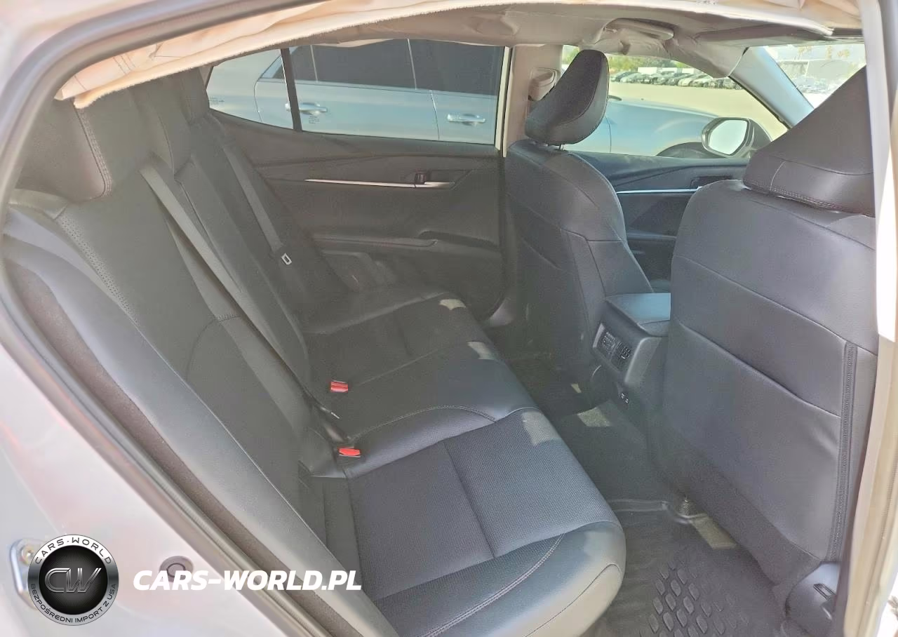 2026 Toyota Camry Xle VIN:4T1DAACK4TU241201 - 10
