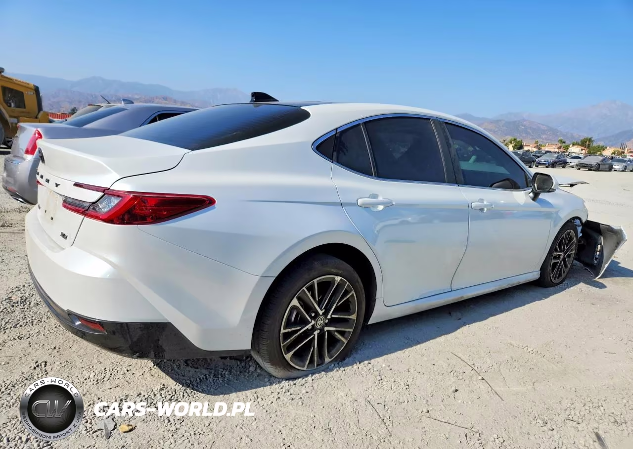 2026 Toyota Camry Xle VIN:4T1DAACK4TU241201 - 3