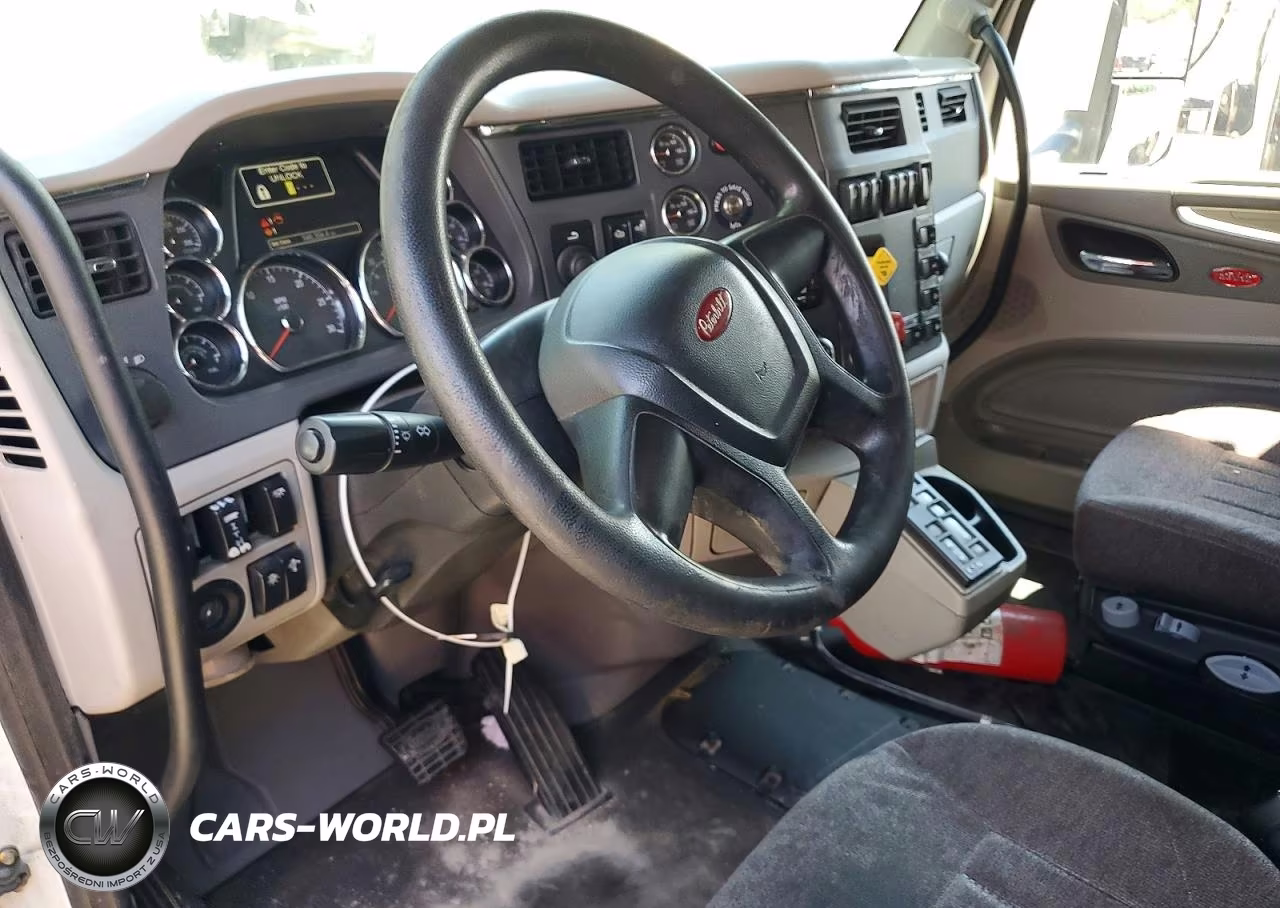 2018 Peterbilt 579 - Semi Truck VIN:1XPBDP9X0JD474030 - 8