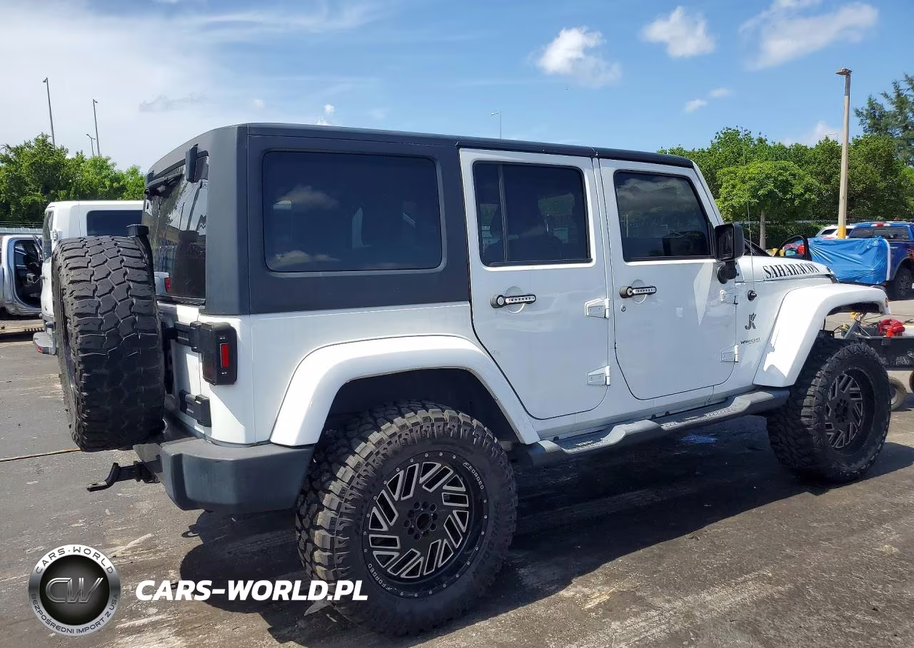 2014 Jeep Wrangler Unlimited Sport VIN:1C4BJWDG7EL172399 - 3