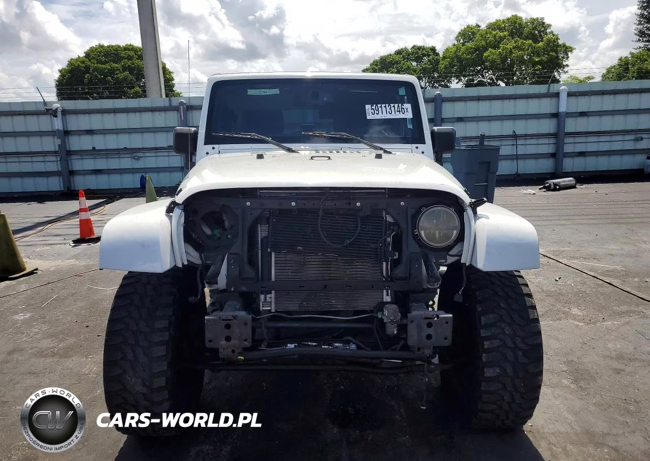 2014 Jeep Wrangler Unlimited Sport VIN:1C4BJWDG7EL172399 - 5