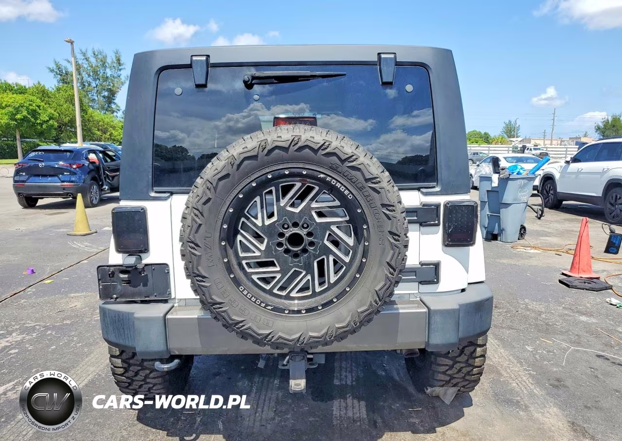 2014 Jeep Wrangler Unlimited Sport VIN:1C4BJWDG7EL172399 - 6