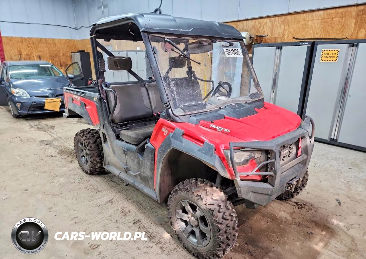 2021 Tracker Utility Vehicle – zdjęcie 1 z 10
