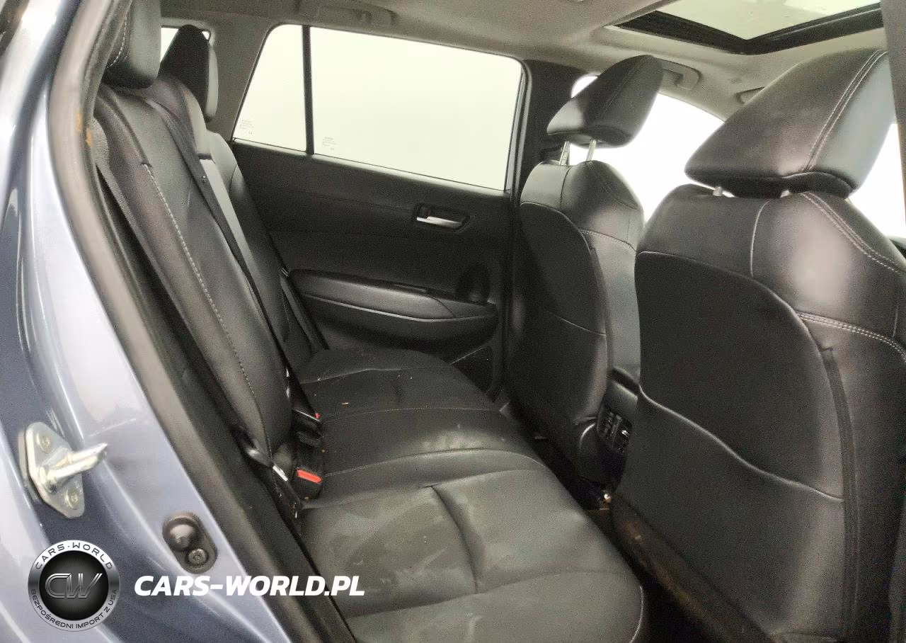 2022 Toyota Corolla Cross Xle VIN:7MUDAABG8NV020893 - 10