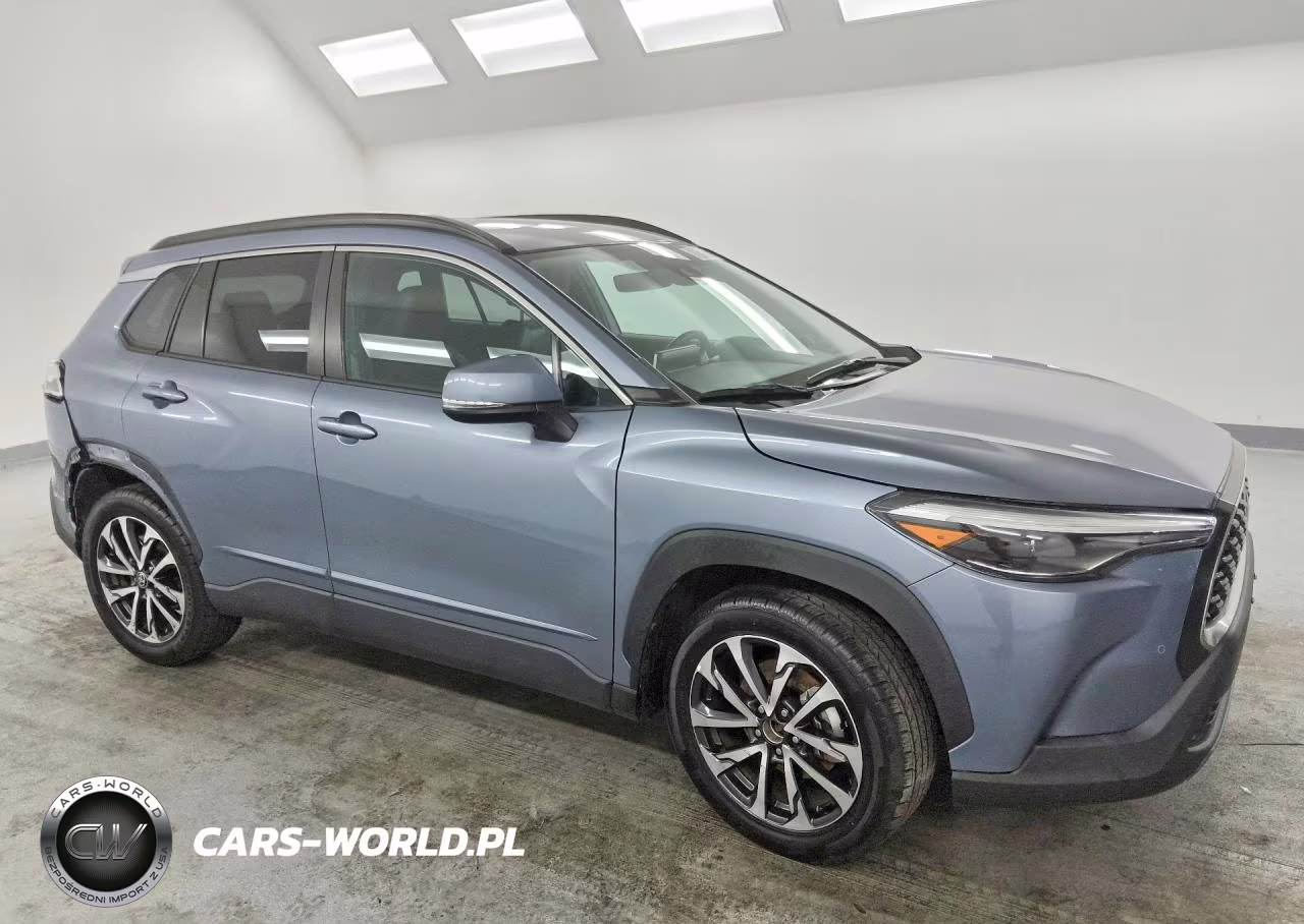2022 Toyota Corolla Cross Xle VIN:7MUDAABG8NV020893 - 4