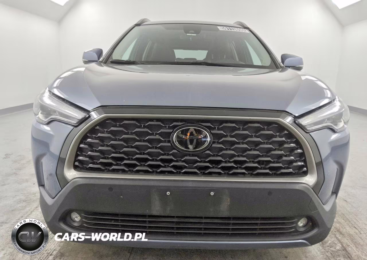 2022 Toyota Corolla Cross Xle VIN:7MUDAABG8NV020893 - 5