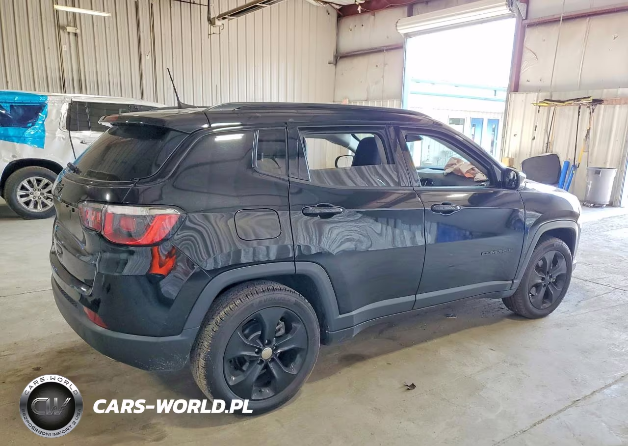 2019 Jeep Compass Latitude VIN:3C4NJCBB7KT640201 - 3