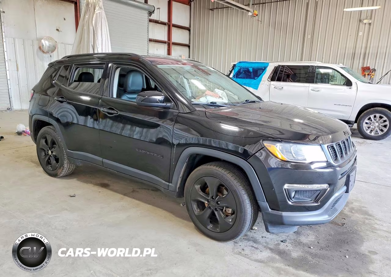 2019 Jeep Compass Latitude VIN:3C4NJCBB7KT640201 - 4