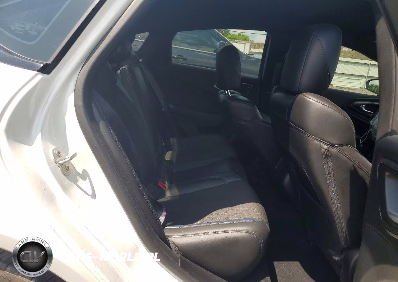 2015 Chrysler 200 S VIN:1C3CCCDG4FN673905 - 10