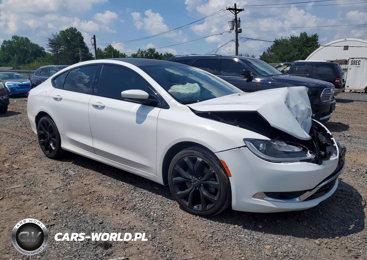 2015 Chrysler 200 S VIN:1C3CCCDG4FN673905 - 4