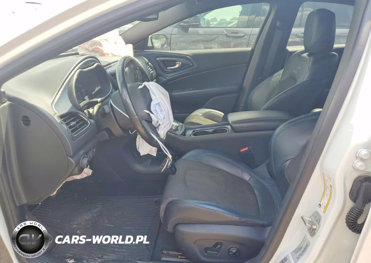2015 Chrysler 200 S VIN:1C3CCCDG4FN673905 - 7