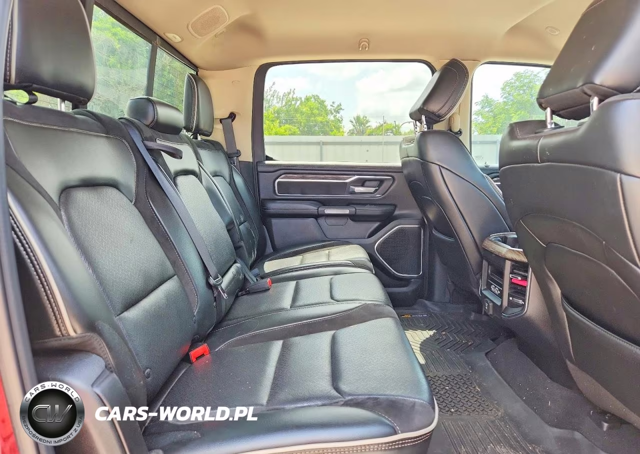 2019 Ram 1500 Laramie VIN:1C6SRFJT6KN623808 - 10