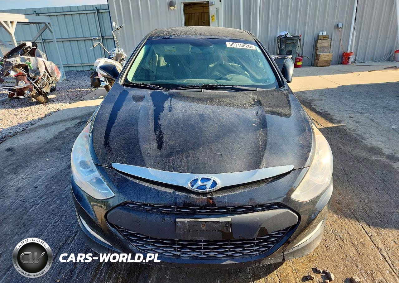 2015 Hyundai Sonata Hybrid Base VIN:KMHEC4A44FA119643 - 5