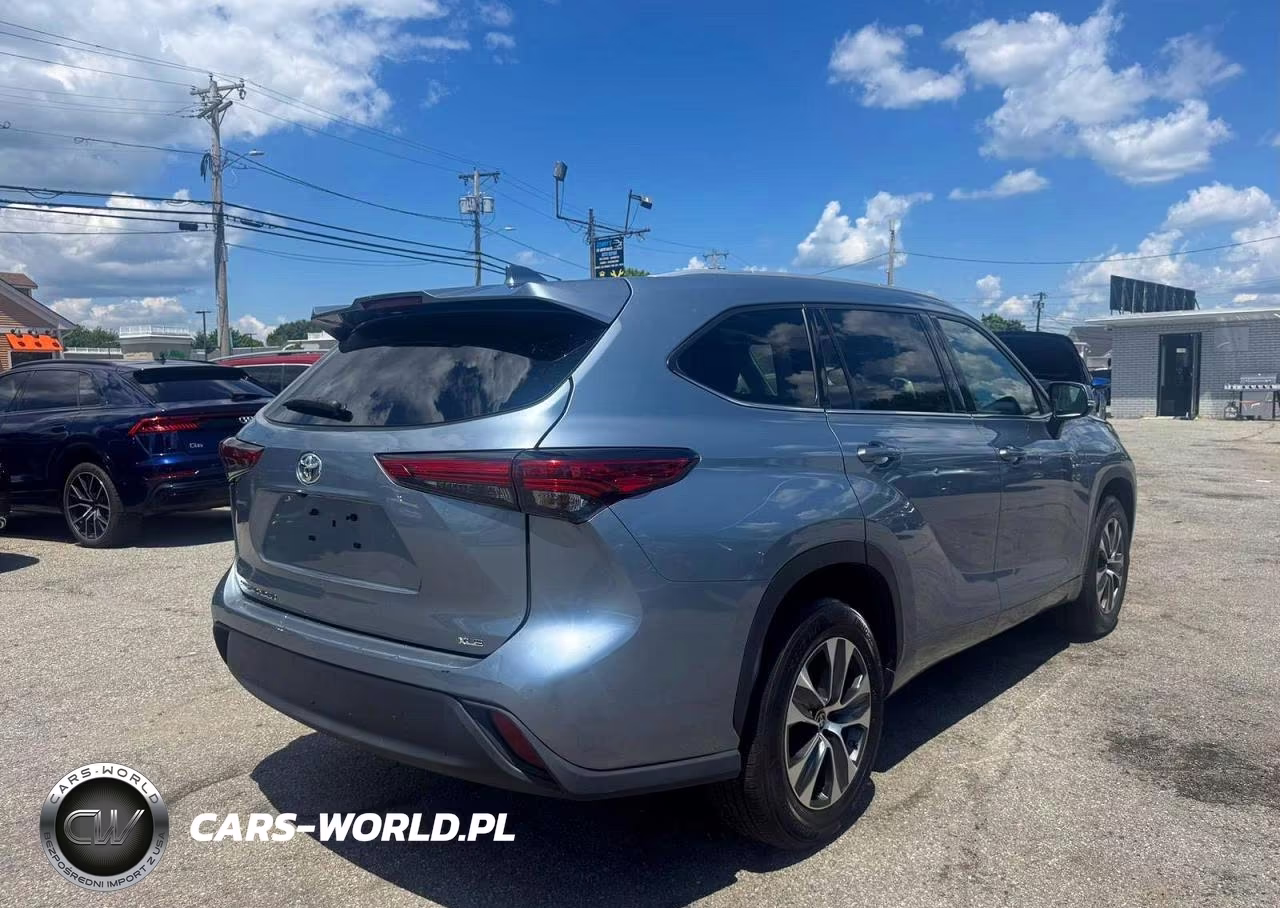 2022 Toyota Highlander Xle VIN:5TDGZRAH0NS123413 - 4