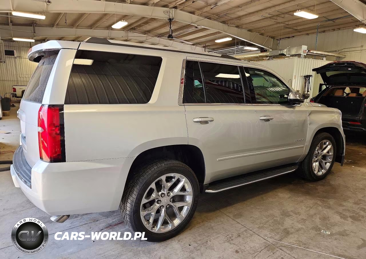2018 Chevrolet Tahoe K1500 Premier VIN:1GNSKCKC1JR242585 - 3