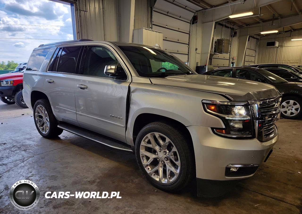 2018 Chevrolet Tahoe K1500 Premier VIN:1GNSKCKC1JR242585 - 4