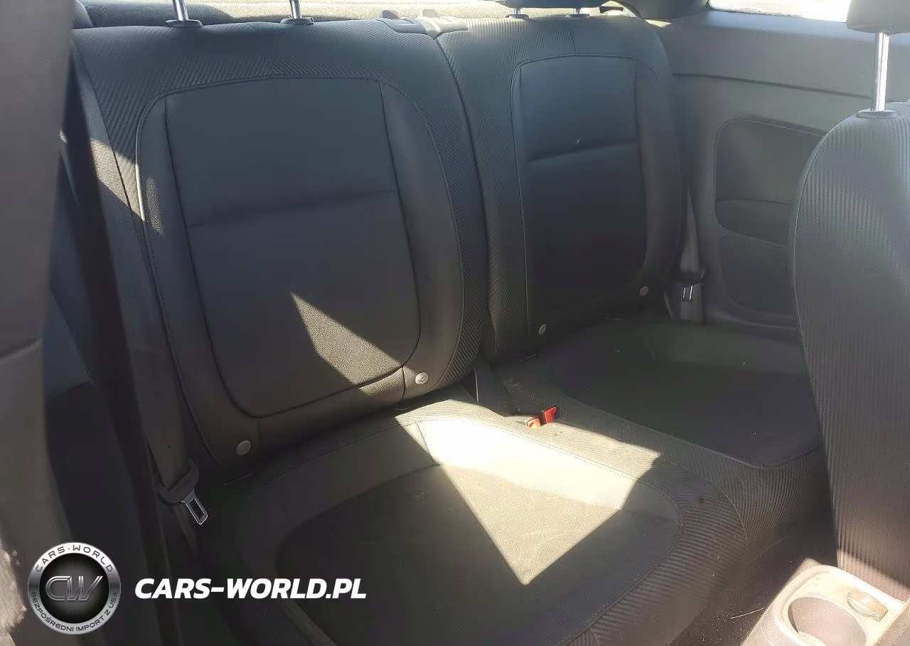 2018 VOLKSWAGEN BEETLE S VIN:3VWFD7ATXJM714746 - 10