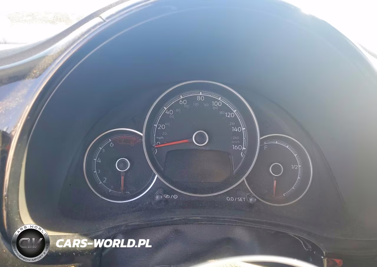 2018 VOLKSWAGEN BEETLE S VIN:3VWFD7ATXJM714746 - 9