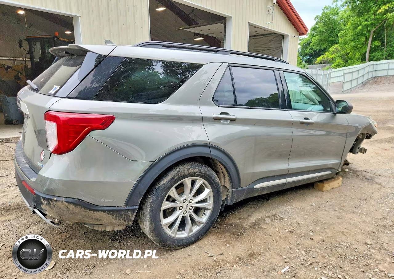 2020 Ford Explorer Xlt VIN:1FMSK8DH2LGA46003 - 3