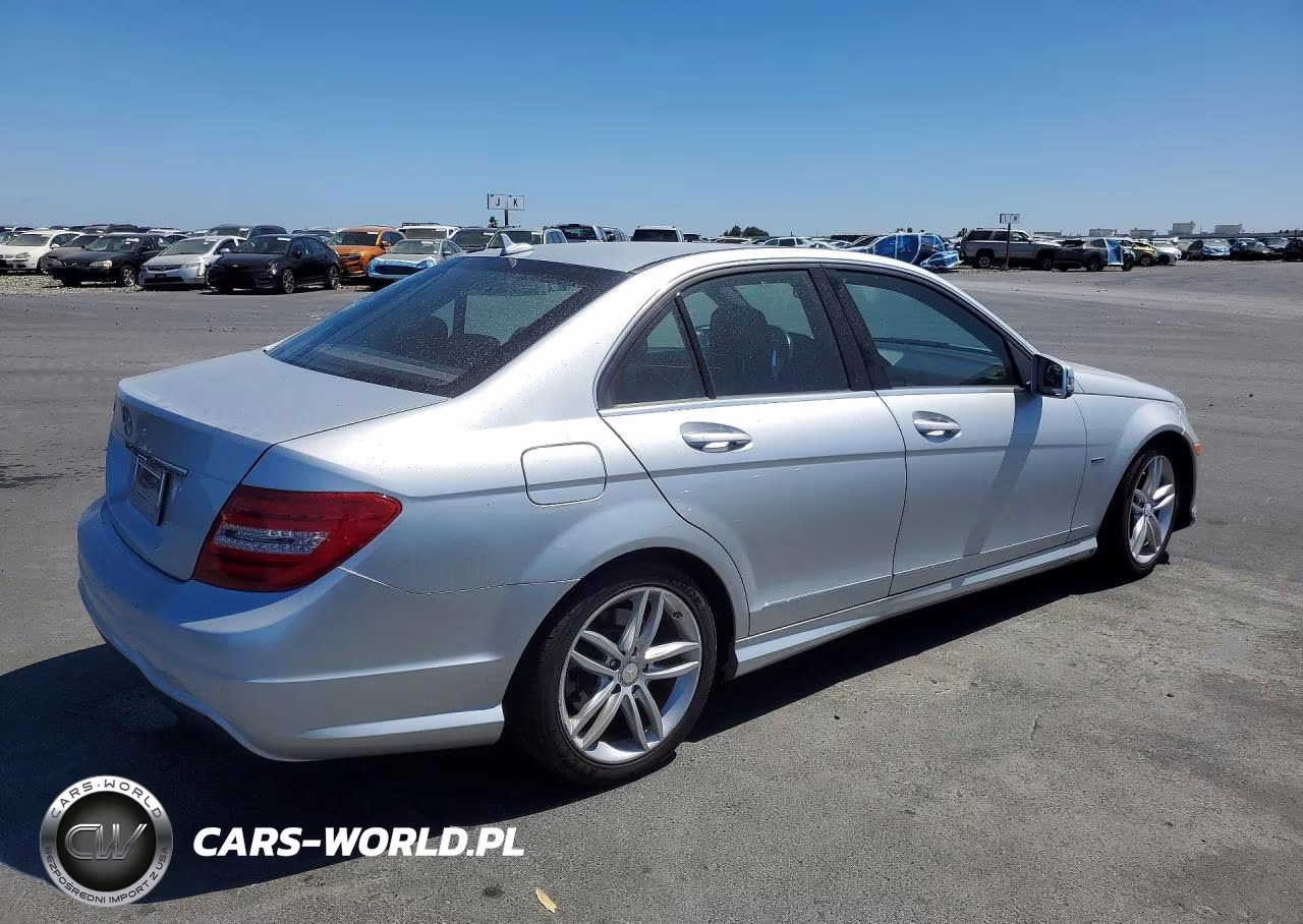 2012 Mercedes-Benz C 250 VIN:WDDGF4HB9CR206062 - 3