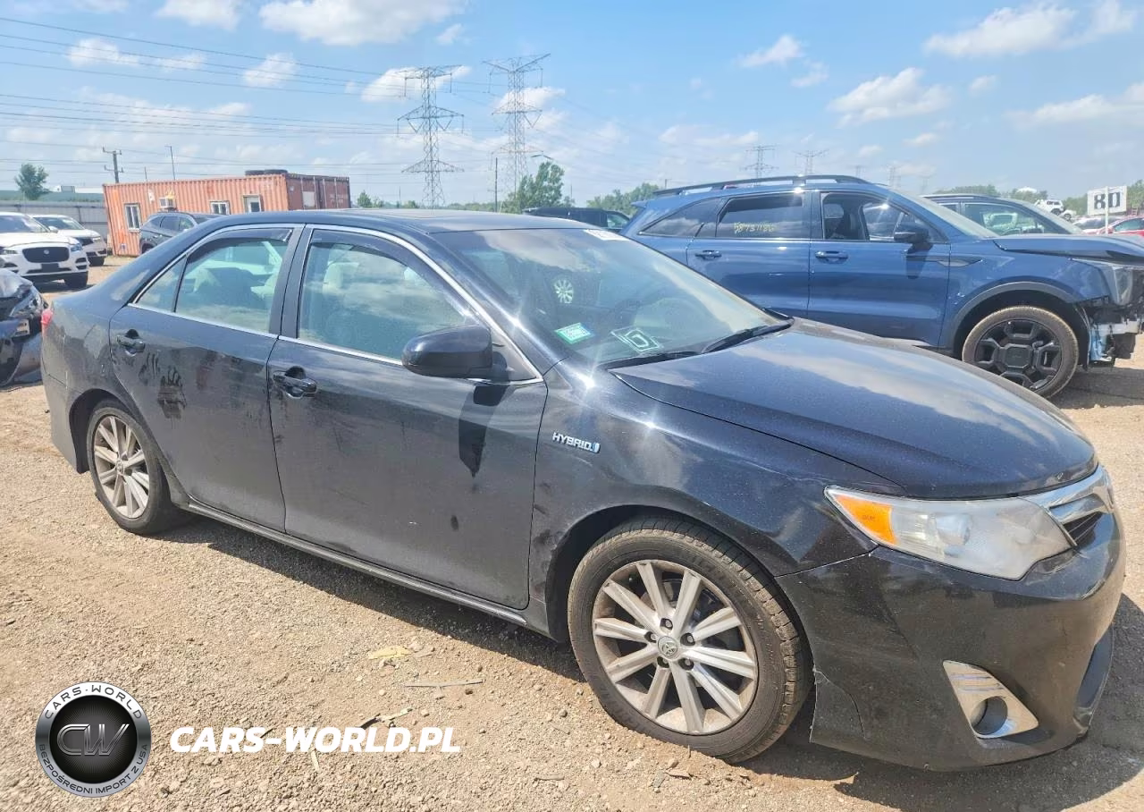 2014 Toyota Camry Hybrid Xle