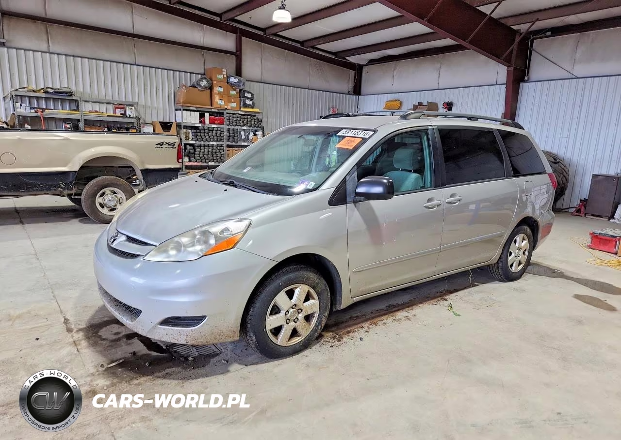 2006 Toyota Sienna Le 8 Passenger