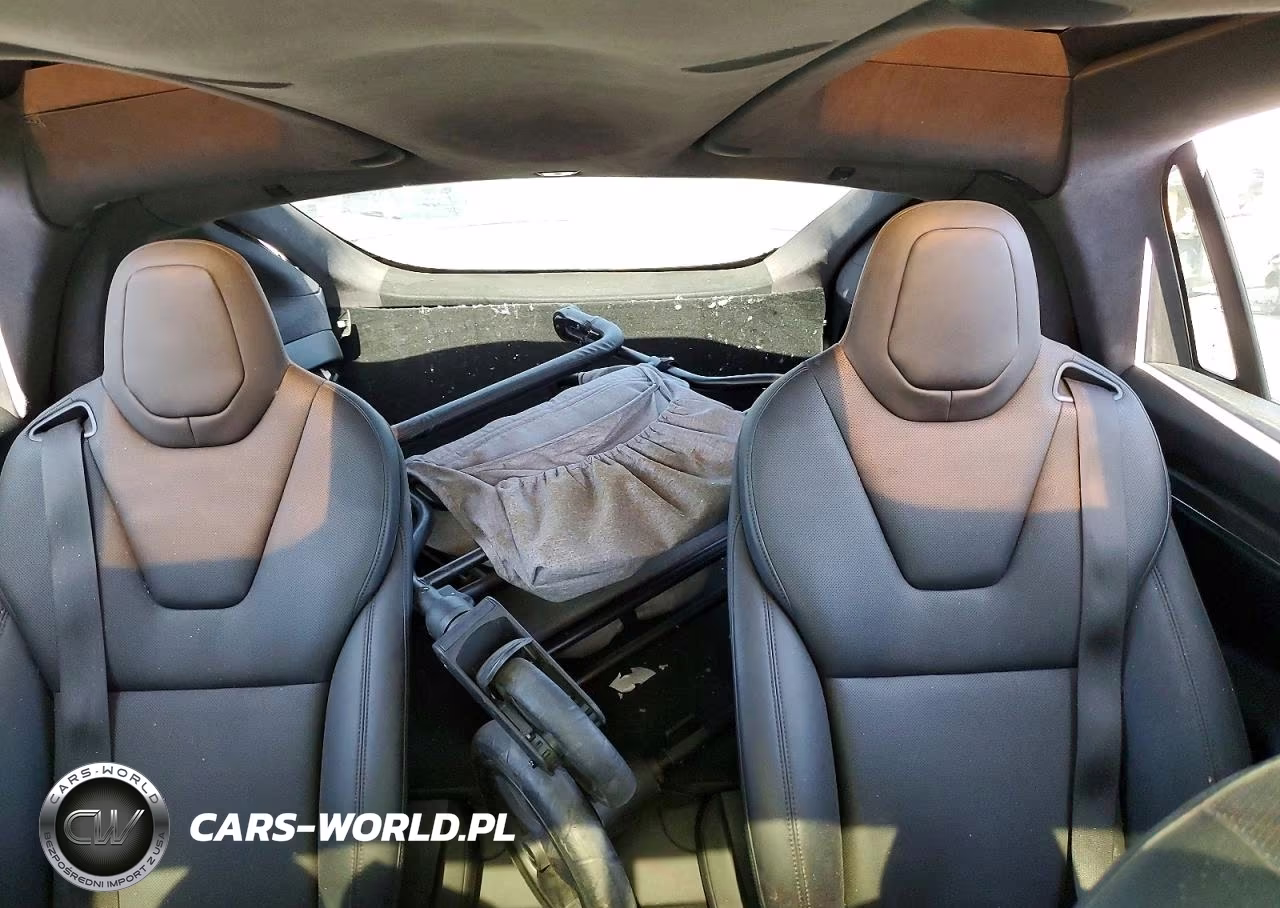 2022 Tesla Model X VIN:7SAXCBE59NF328860 - 10