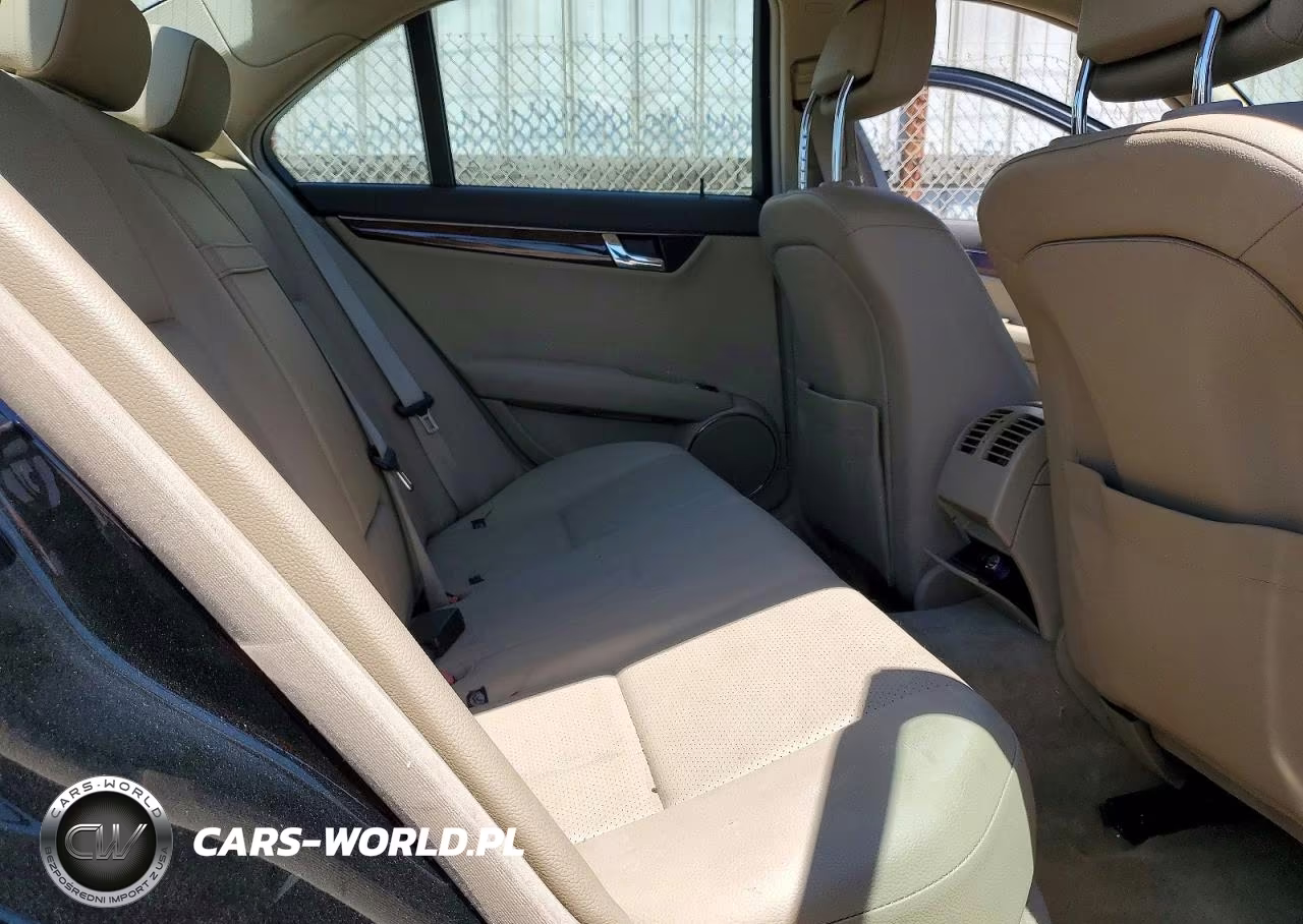 2010 Mercedes-Benz C 300 VIN:WDDGF5EB6AF430091 - 10
