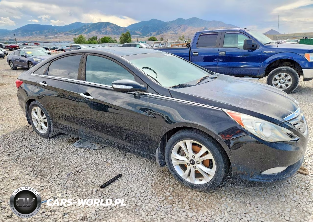 2011 Hyundai Sonata Limited VIN:5NPEC4ACXBH145808 - 4