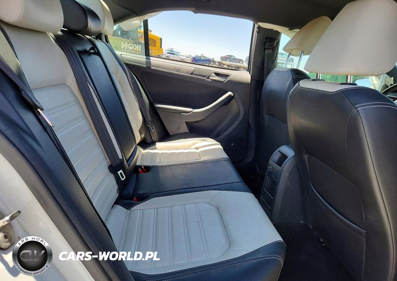 2016 Volkswagen Jetta Sport VIN:3VWB17AJ2GM419994 - 10