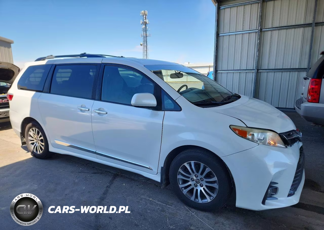 2018 Toyota Sienna Xle Premium 8-Passenger VIN:5TDYZ3DC0JS932776 - 4