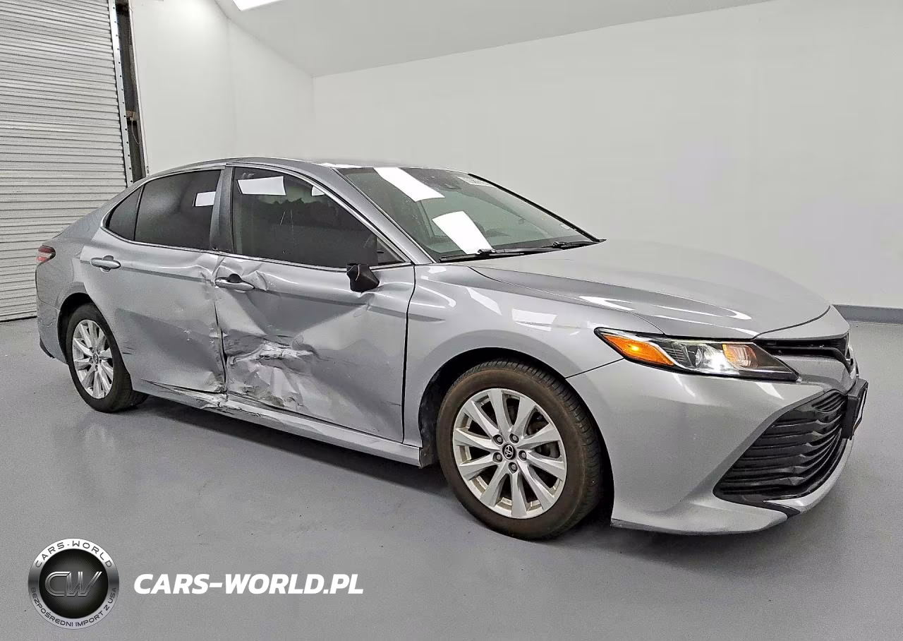 2020 Toyota Camry Le VIN:4T1C11AK6LU884700 - 4