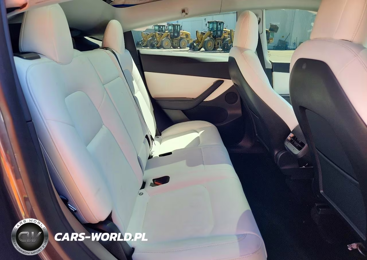 2021 Tesla Model Y VIN:5YJYGDEF3MF264002 - 10