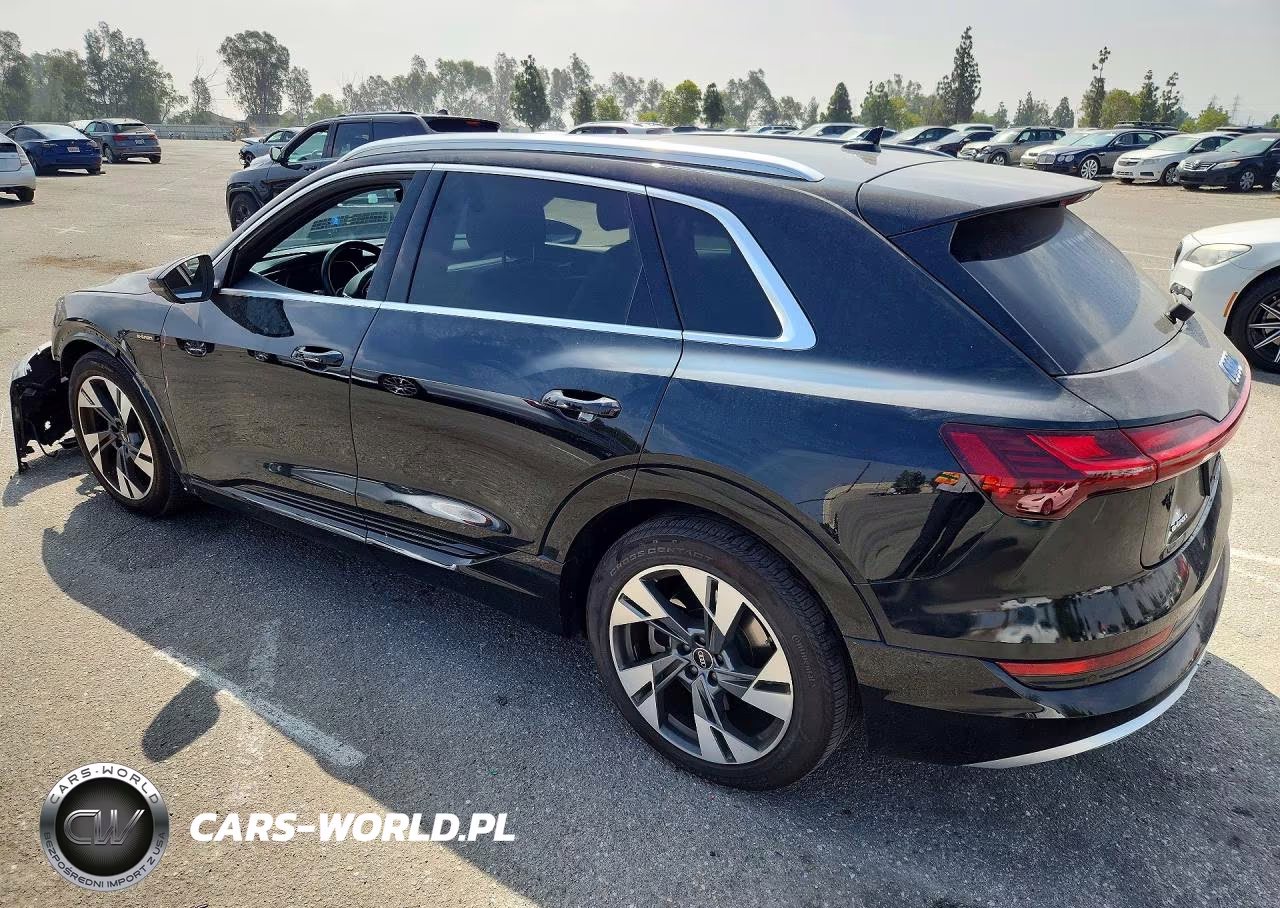 2022 Audi E-Tron Premium Plus VIN:WA1LAAGE8NB026143 - 2