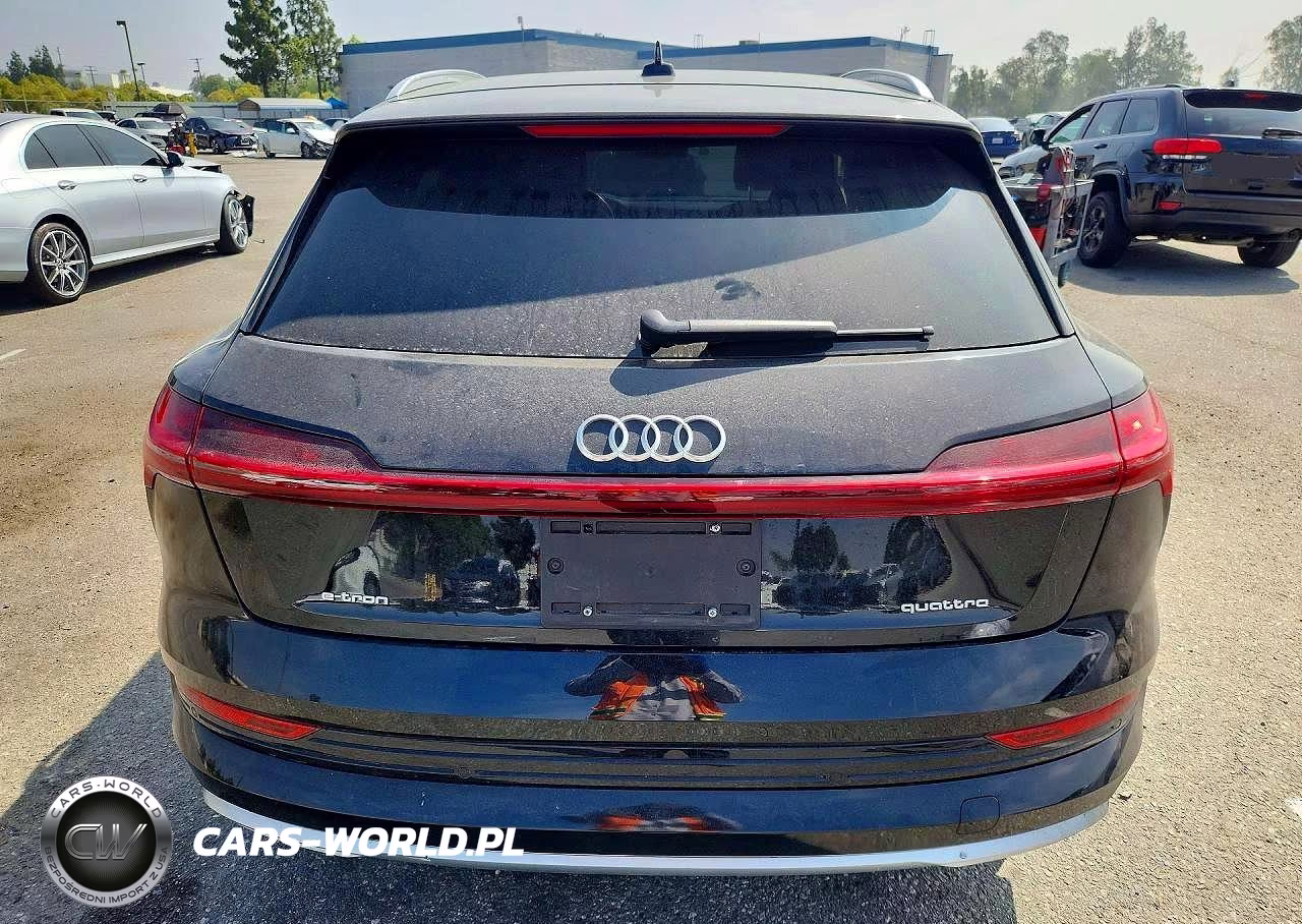 2022 Audi E-Tron Premium Plus VIN:WA1LAAGE8NB026143 - 6