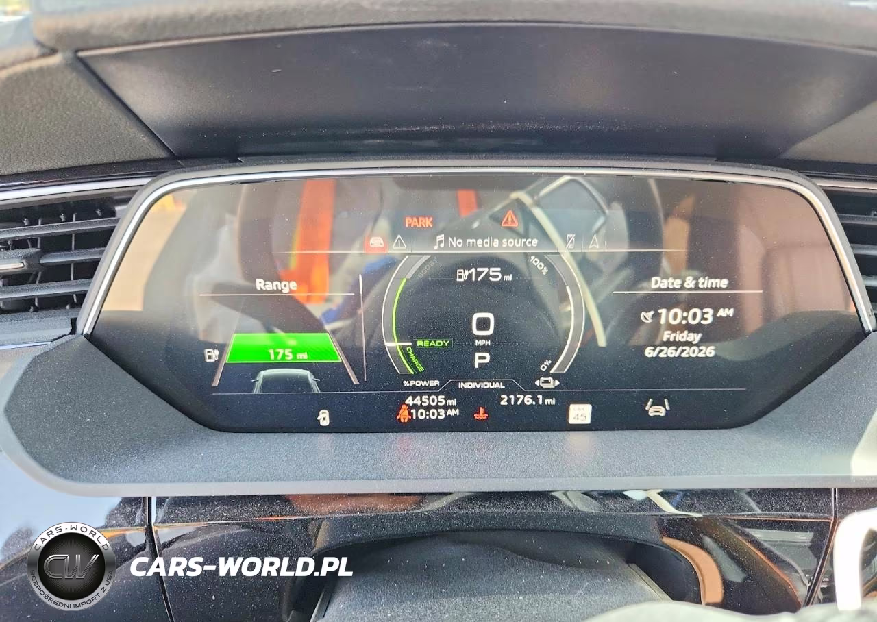 2022 Audi E-Tron Premium Plus VIN:WA1LAAGE8NB026143 - 9
