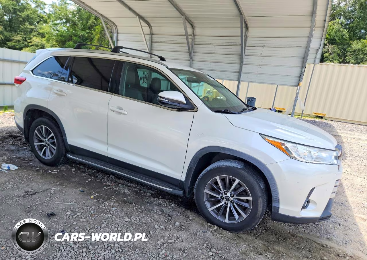 2019 Toyota Highlander Xle VIN:5TDKZRFH0KS316370 - 4