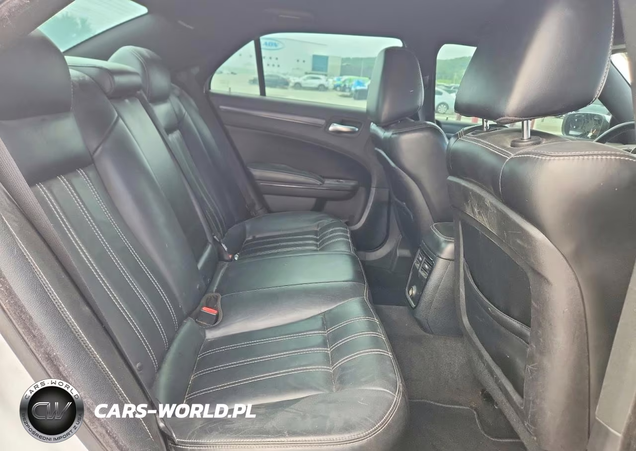 2014 Chrysler 300 S VIN:2C3CCABG1EH272729 - 10
