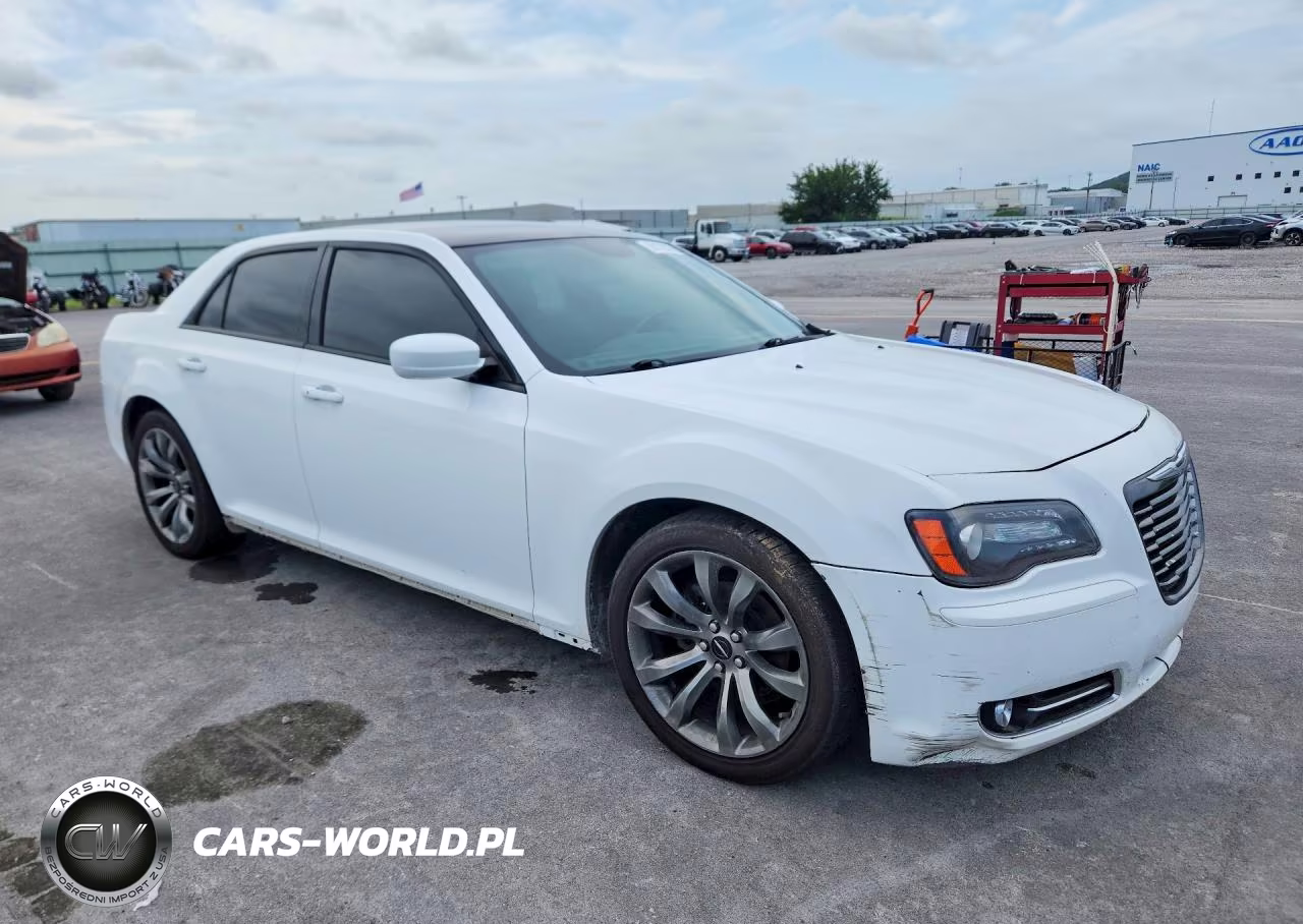 2014 Chrysler 300 S VIN:2C3CCABG1EH272729 - 4