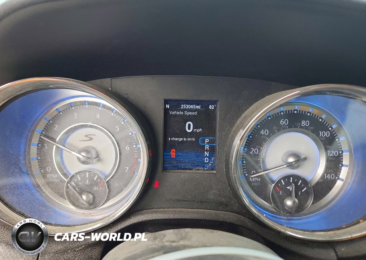 2014 Chrysler 300 S VIN:2C3CCABG1EH272729 - 9