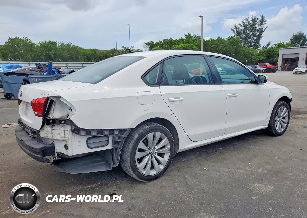 2015 Volkswagen Passat S VIN:1VWAT7A30FC052312 - 3