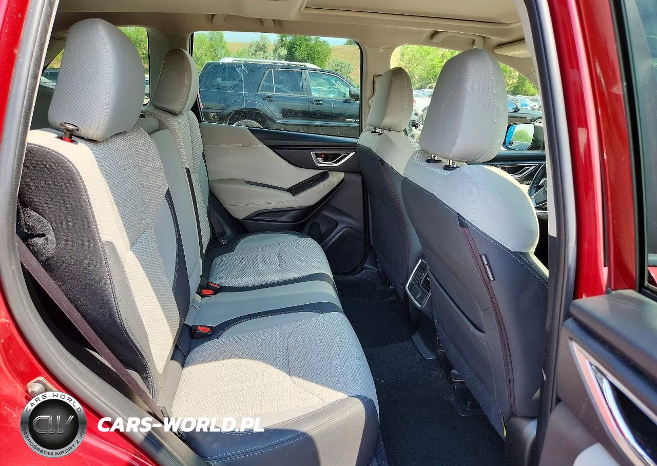 2021 Subaru Forester Premium VIN:JF2SKAFC7MH557152 - 11