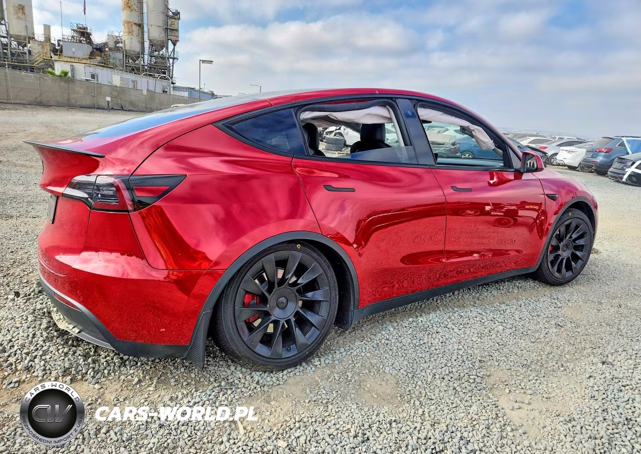 2020 Tesla Model Y VIN:5YJYGDEF4LF002228 - 3