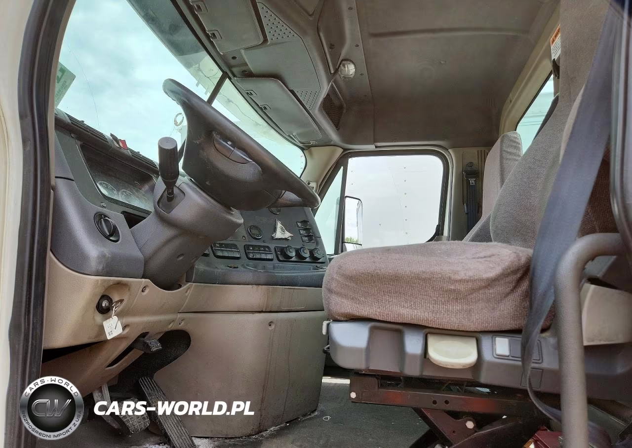 2015 Freightliner Cascadia 125 VIN:3AKJGEDV1FDGL1550 - 7