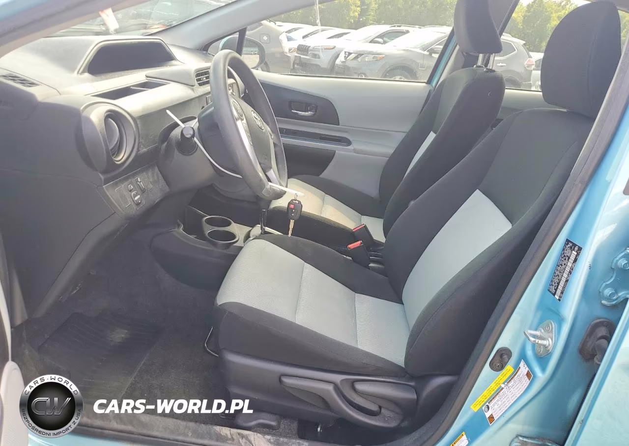 2013 Toyota Prius C Two VIN:JTDKDTB37D1034832 - 7