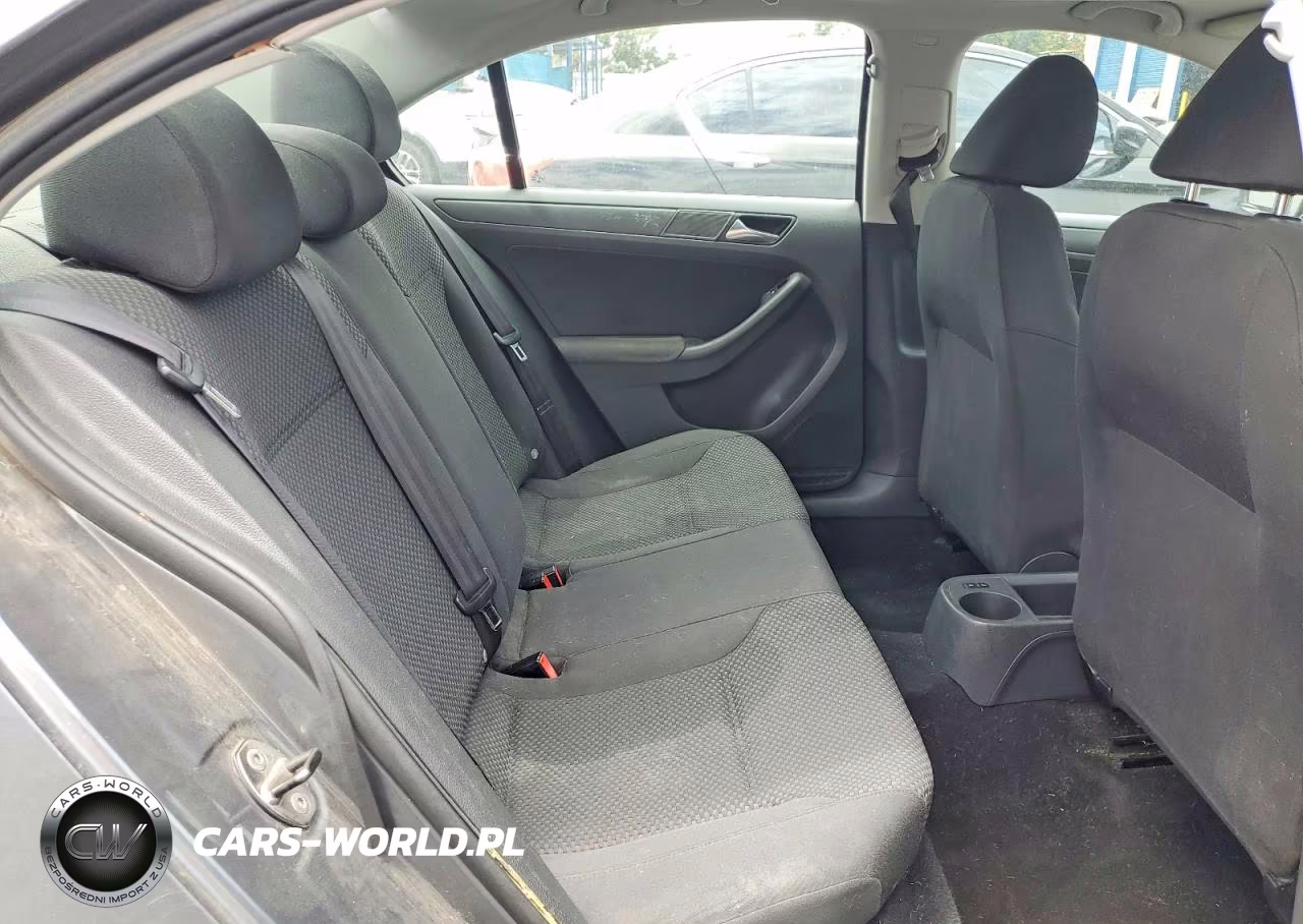 2011 Volkswagen Jetta Base VIN:3VW2K7AJ4BM058354 - 10