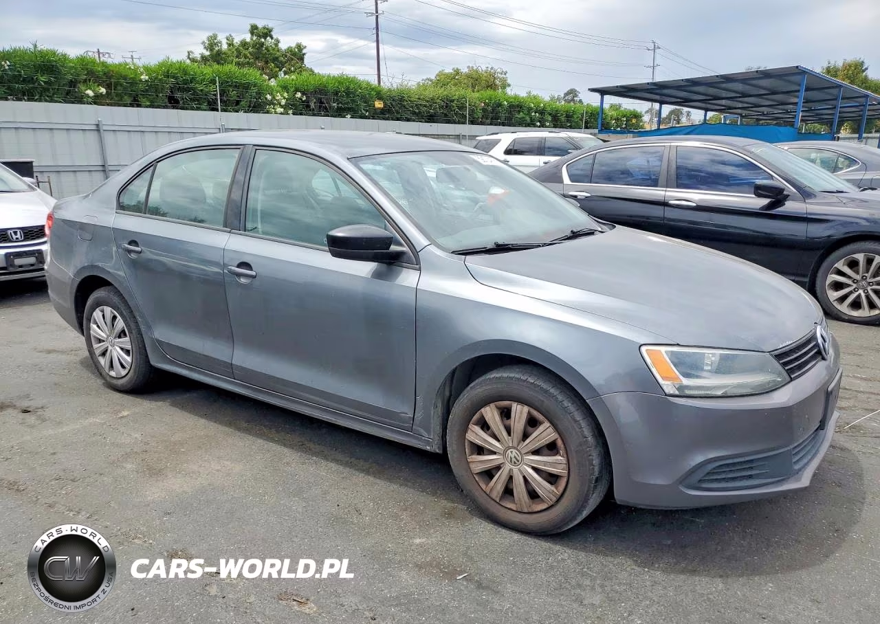 2011 Volkswagen Jetta Base VIN:3VW2K7AJ4BM058354 - 4